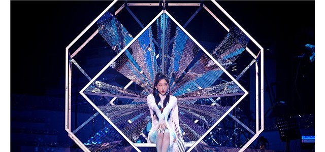 “万能歌手”太妍安可演唱会盛况空前