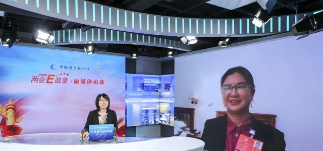 丁秀花委员：怒江“每天都在变化，每时都在进步”