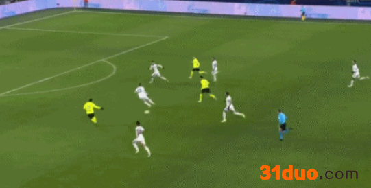 多特蒙德5-0贝西克塔斯排名小组第三 哈兰德63分钟出场双响