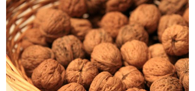 2021年4月核桃价格多少钱一斤？核桃价格为何下跌？