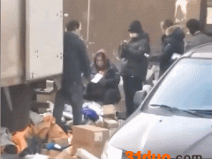 分拣快件随意扔被发现，申通站点竟建议客户发顺丰，公司紧急回应！