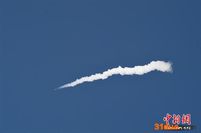 北京时间4月7日7时47分，中国在酒泉卫星发射中心用长征四号丙运载火箭，成功将高分三号03星发射升空，卫星顺利进入预定轨道，发射任务获得圆满成功。汪江波 摄