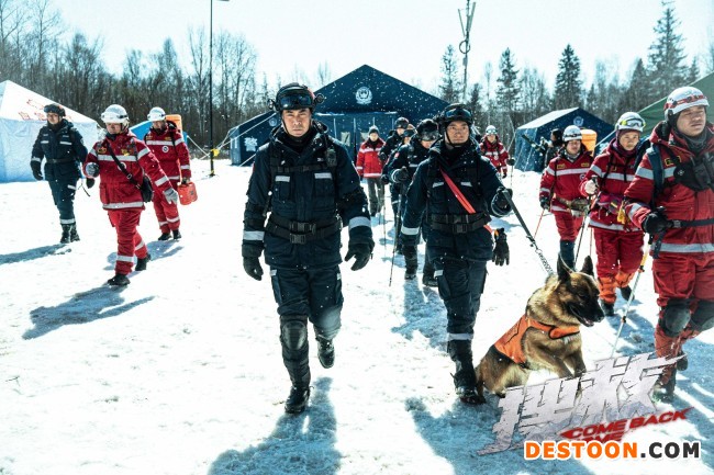《搜救》发布先导预告 甄子丹极寒禁区舍身救子