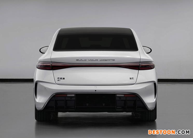 比亚迪海豹续航最高700KM 3种续航 3.8秒破百