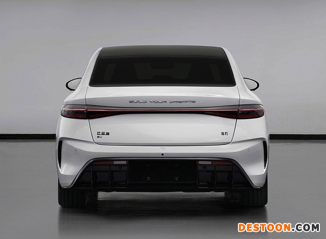比亚迪海豹实车曝光 对标特斯拉Model 3 比亚迪海豹实车曝光 对标特斯拉Model 3
