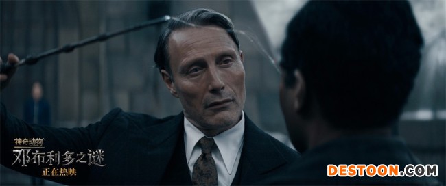  《神奇动物：邓布利多之谜》上映 解锁冒险之旅