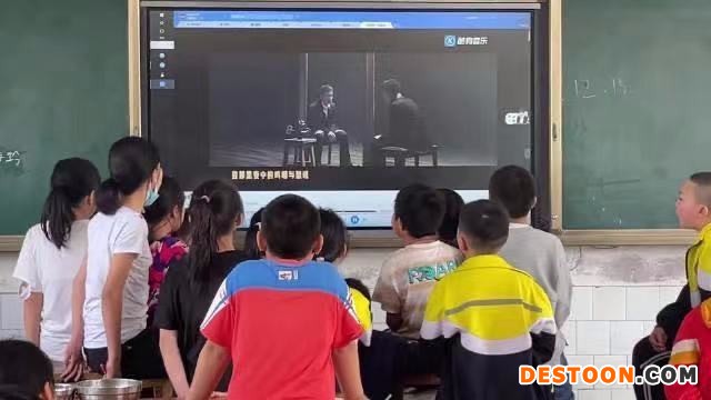 陈奕迅《孤勇者》小学生大合唱影片登上微博热搜
