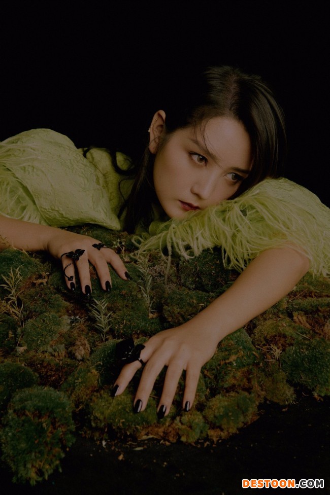 何洁新专第三主打公开 苔藓觉醒决心《逃脱》