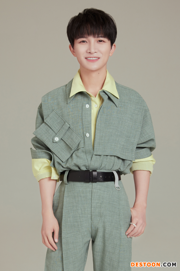 周深演绎宝可梦25周年纪念曲《可梦》见证陪伴