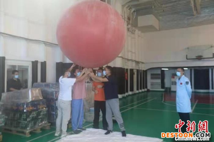 远望6号船16日完成大气环境监测卫星海上测控任务。 付乐 摄