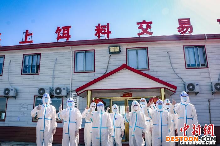 三都镇海上综合执法大队工作人员。 阮传龙 摄