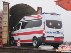 江西援沪专列满载40辆负压救护车驰援上海