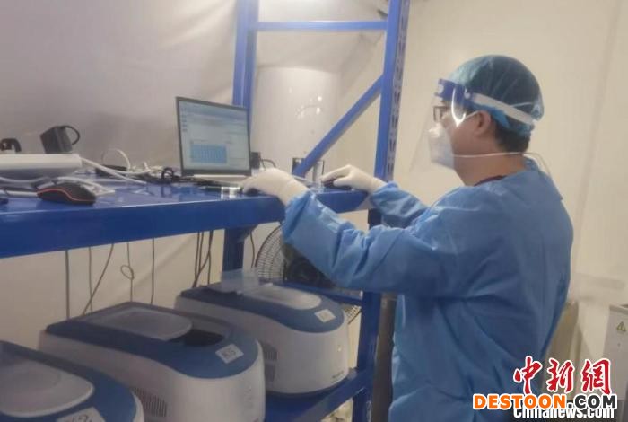 吴齐正在工作 珠海市卫健局供图