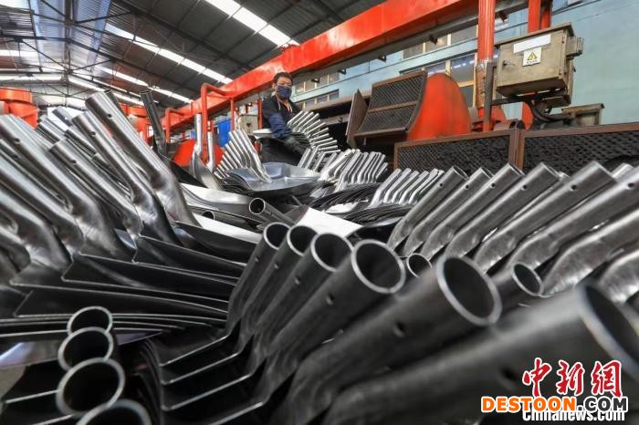 河北滦南：钢锹生产从“家庭作坊”到“世界基地”