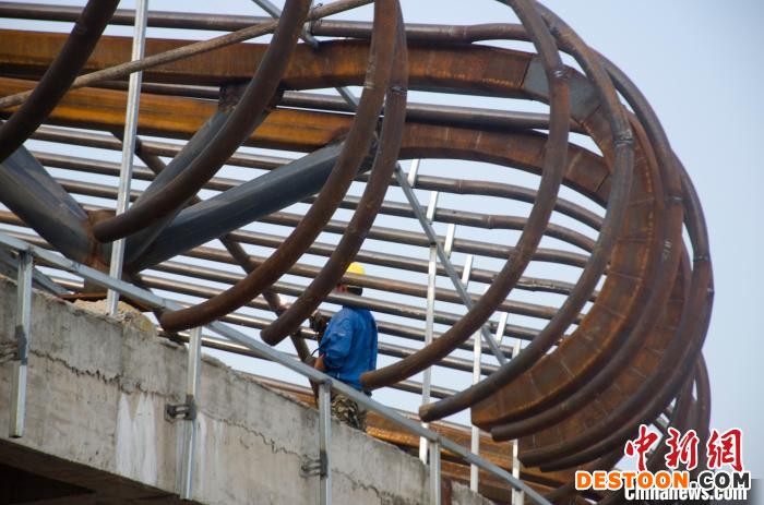 北海银滩景区升级改造正在进行中。 翟李强 摄