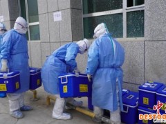 与病毒距离最近的人：一个动作重复3600次  工作结束后筷子都拿不住