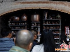 云南“非遗盲盒”直播吸睛：打开“意想不到”的华宁陶