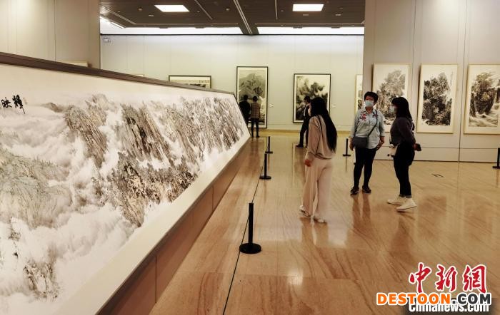 申世辉山水作品展现场。 主办方供图