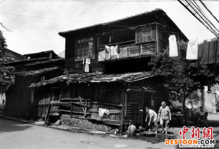 图为：苍霞棚屋区旧照，资料图。 苍霞街道供图