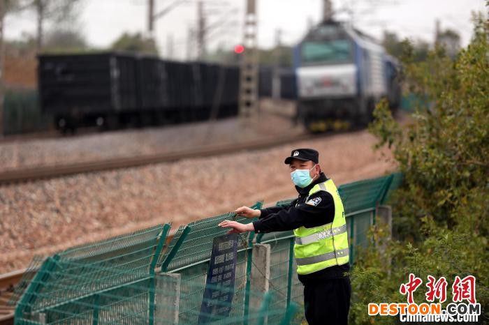 各地铁路公安机关全面排查隐患确保铁路运输安全 公安部铁路公安局供图