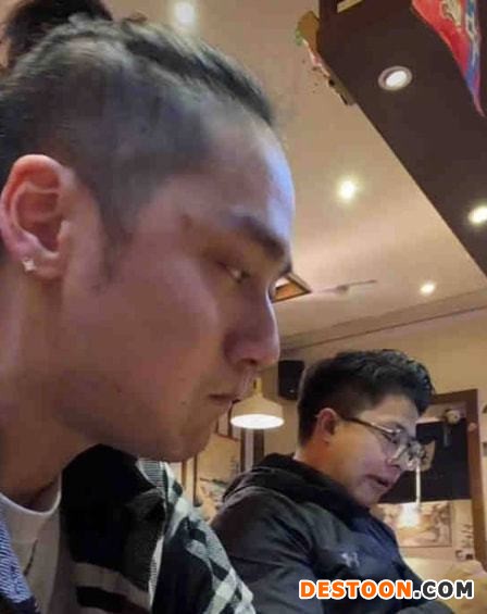 蒋劲夫自曝在做外卖员 两任女友曾控诉被其家暴