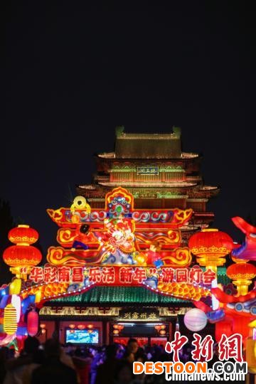 图为滕王阁游园灯会现场。(资料图) 刘力鑫 摄
