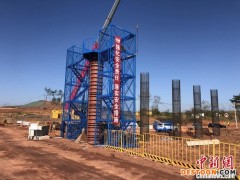 粤赣新通道首批立柱浇筑 雄信高速进入桥梁施工阶段