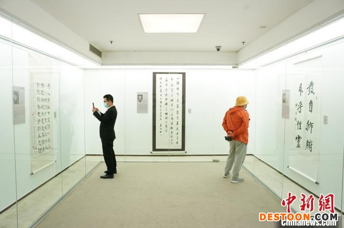 “中国书法兰亭奖终身成就奖艺术家作品展”现场 史春阳 摄