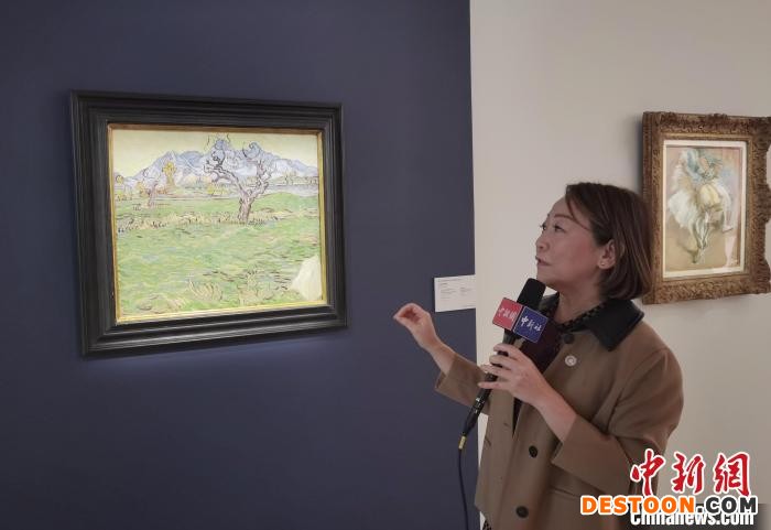 《阿尔皮勒附近的田野》亮相 索有为 摄