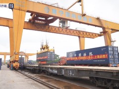 第二趟专列发车 广西4万箱生活物资驰援上海