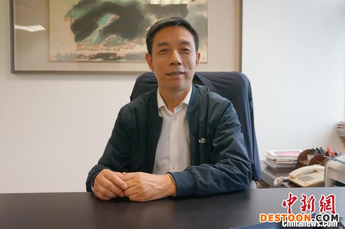图为诗人高金光。 韩章云 摄