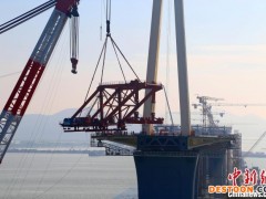 珠海金海大桥首台750吨架梁吊机整机成功转场