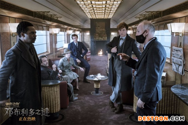 《神奇动物：邓布利多之谜》票房破亿