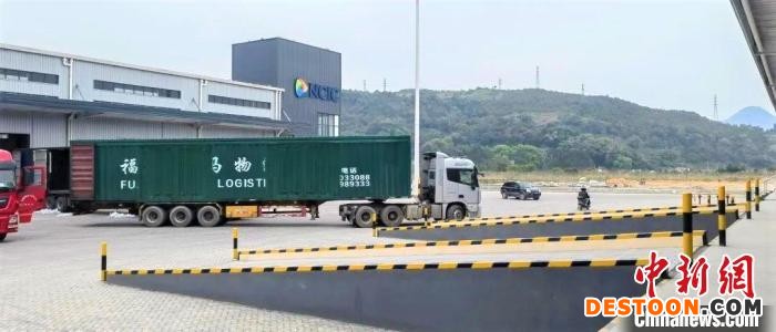 宁德市水陆联运中心作业月台。 张建杰 摄 摄