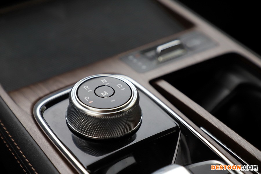 试驾江铃福特领欲7座SUV 合资品质 自主价格