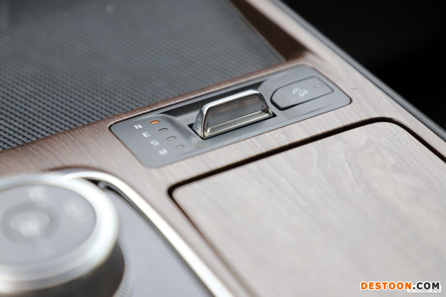 试驾江铃福特领欲7座SUV 合资品质 自主价格