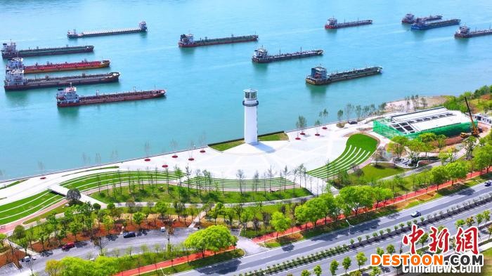 宜昌已建设岸线滨水绿地面积332.85公顷。 周星亮 摄