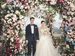 玄彬孙艺珍婚礼官方图来了！ 二人挽手笑容甜蜜