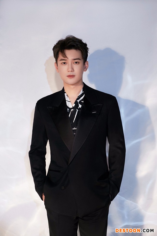 熊梓淇全新EP《Good Night&Goodbye》正式上线