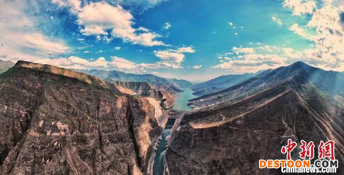 白鹤滩大坝全景。 三峡集团供图