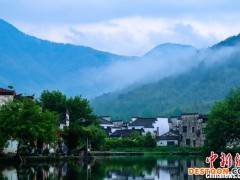 雨后徽派古村美若水墨画卷