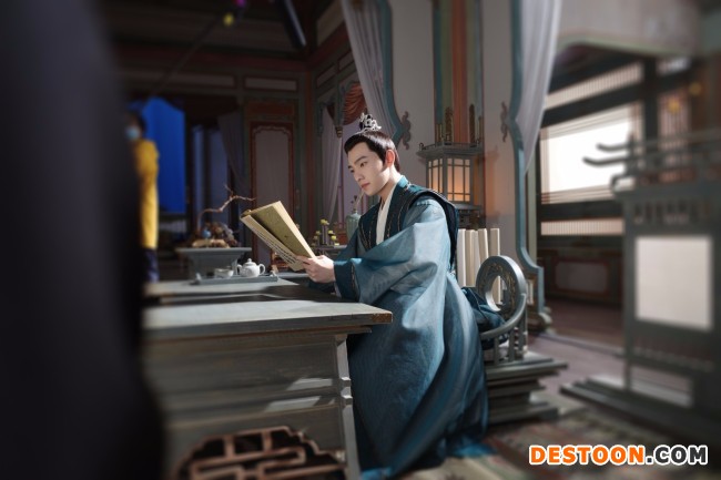 杨洋特战荣耀与匪徒斗勇 且试天下以智化解危机