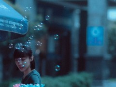任素汐《亲爱的小孩》收官 拥抱“不完美”真实感