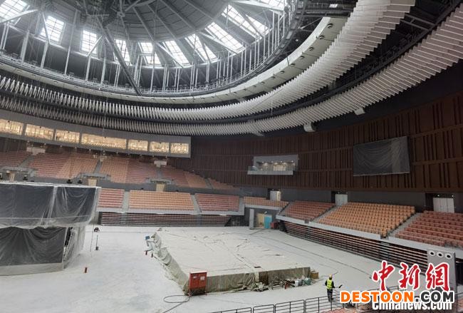 图为4月底，即将投入试运营的兰州奥体中心场馆内景。 冯志军 摄