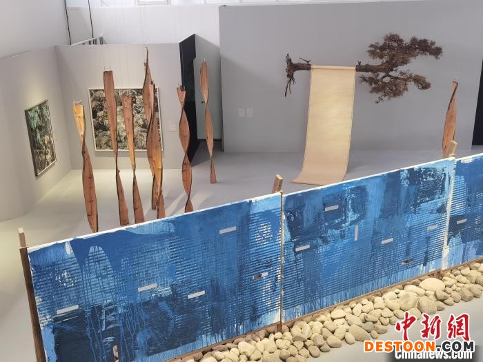 图为蔡冠深文化交流中心的展览《重生Rebirth》。 主办方供图