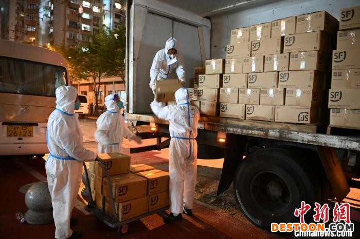 （上海战疫录）中医药抗疫：上海向逾400万人发放中药汤剂