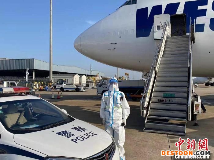 上海口岸边检部门：非接触式检查保企业通关不延误