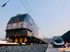 磨憨边检站助力甘肃石棉经中老铁路出口泰国