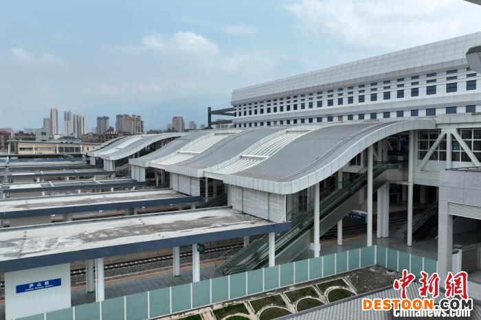 庐山站扩建改造完成后，集散功能将进一步强化，旅客在站内可实现交通衔接、综合换乘等功能的无缝对接。 张学东 摄