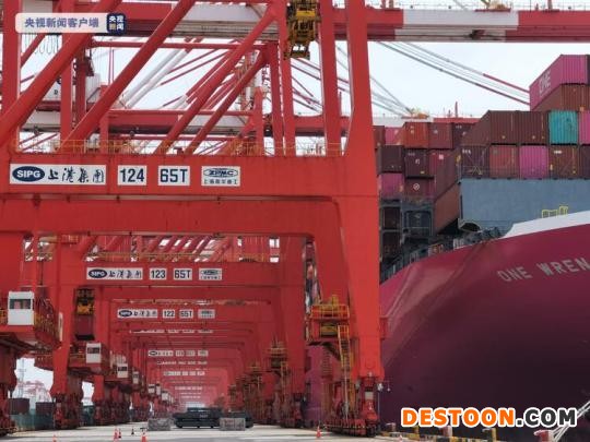 上海全力保障港口运转通畅 集装箱吞吐量同比增长8.14%